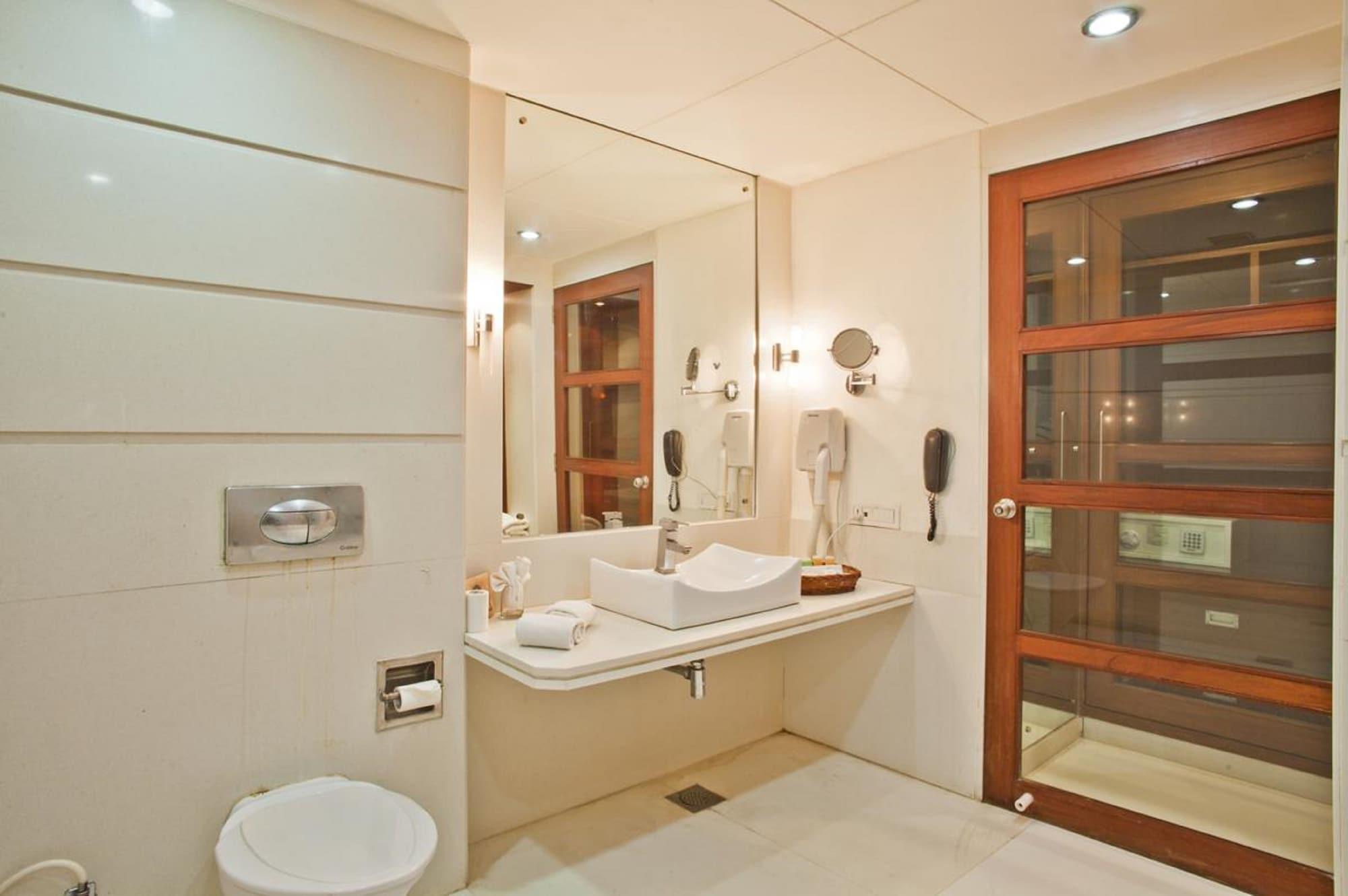 Cambay Sapphire, Gandhinagar Hotel Bagian luar foto