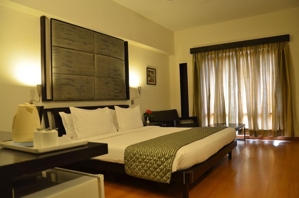 Cambay Sapphire, Gandhinagar Hotel Bagian luar foto