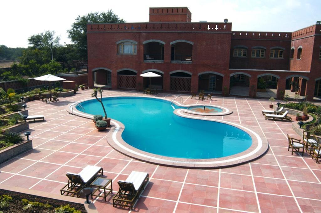 Cambay Sapphire, Gandhinagar Hotel Bagian luar foto