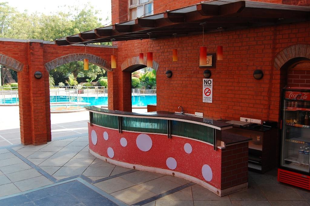 Cambay Sapphire, Gandhinagar Hotel Bagian luar foto