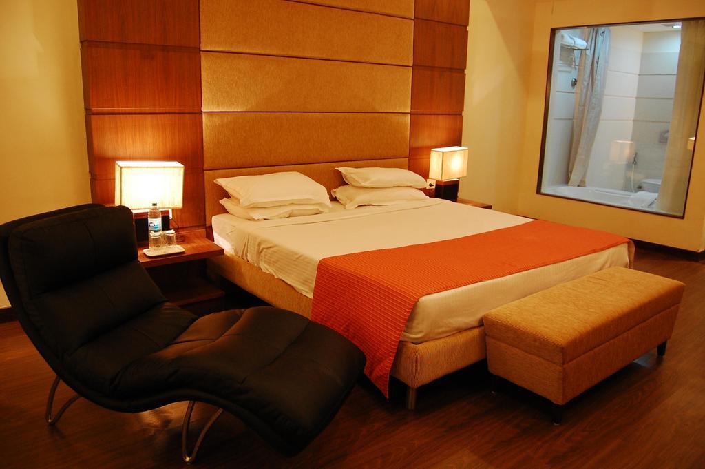 Cambay Sapphire, Gandhinagar Hotel Bagian luar foto