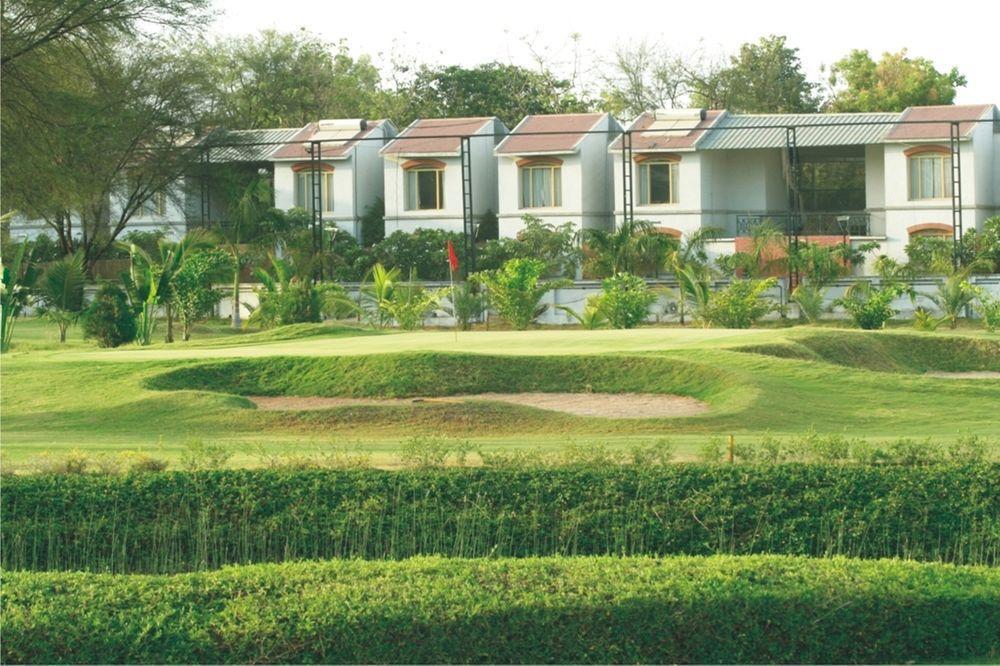 Cambay Sapphire, Gandhinagar Hotel Bagian luar foto