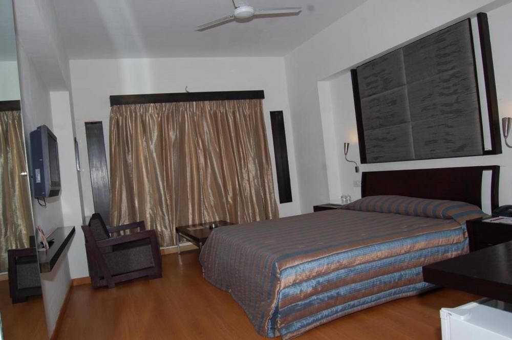 Cambay Sapphire, Gandhinagar Hotel Bagian luar foto