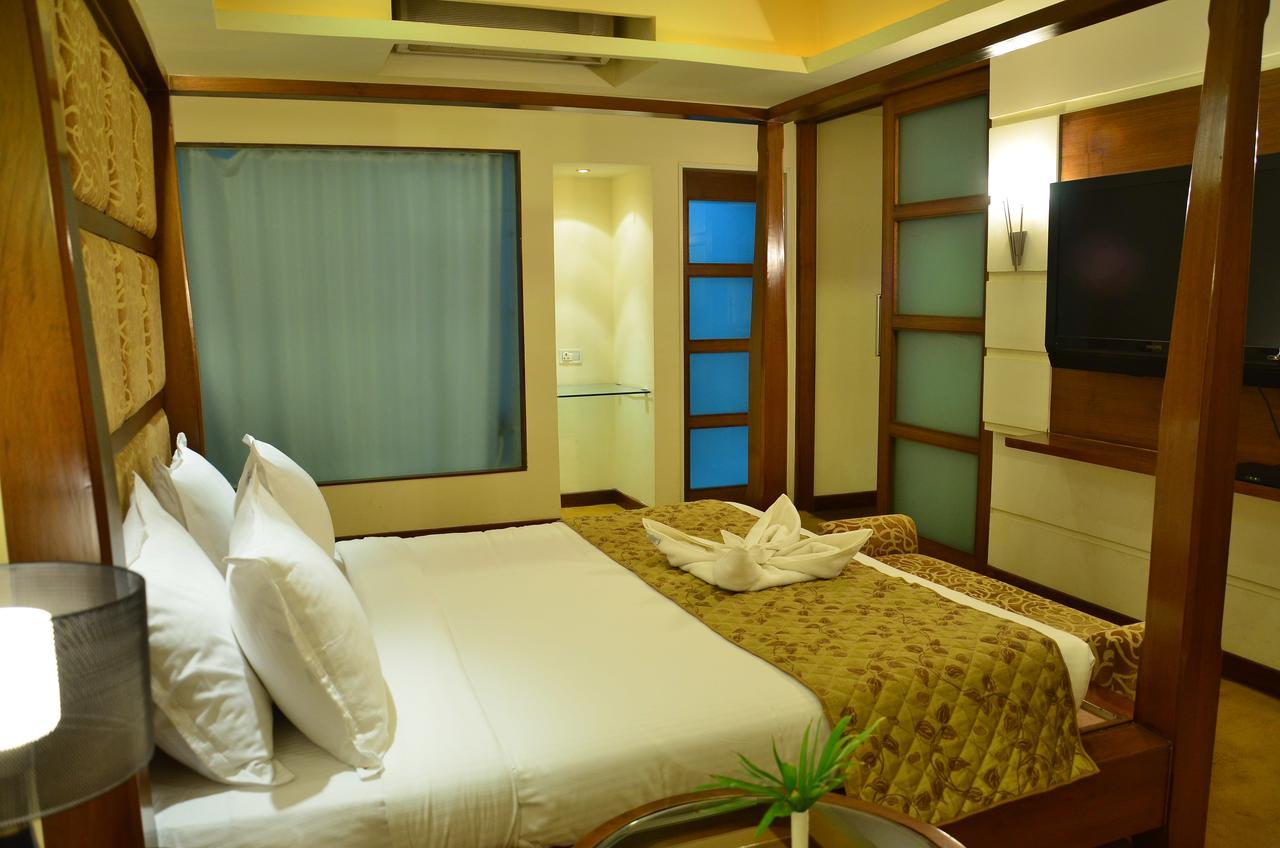 Cambay Sapphire, Gandhinagar Hotel Bagian luar foto