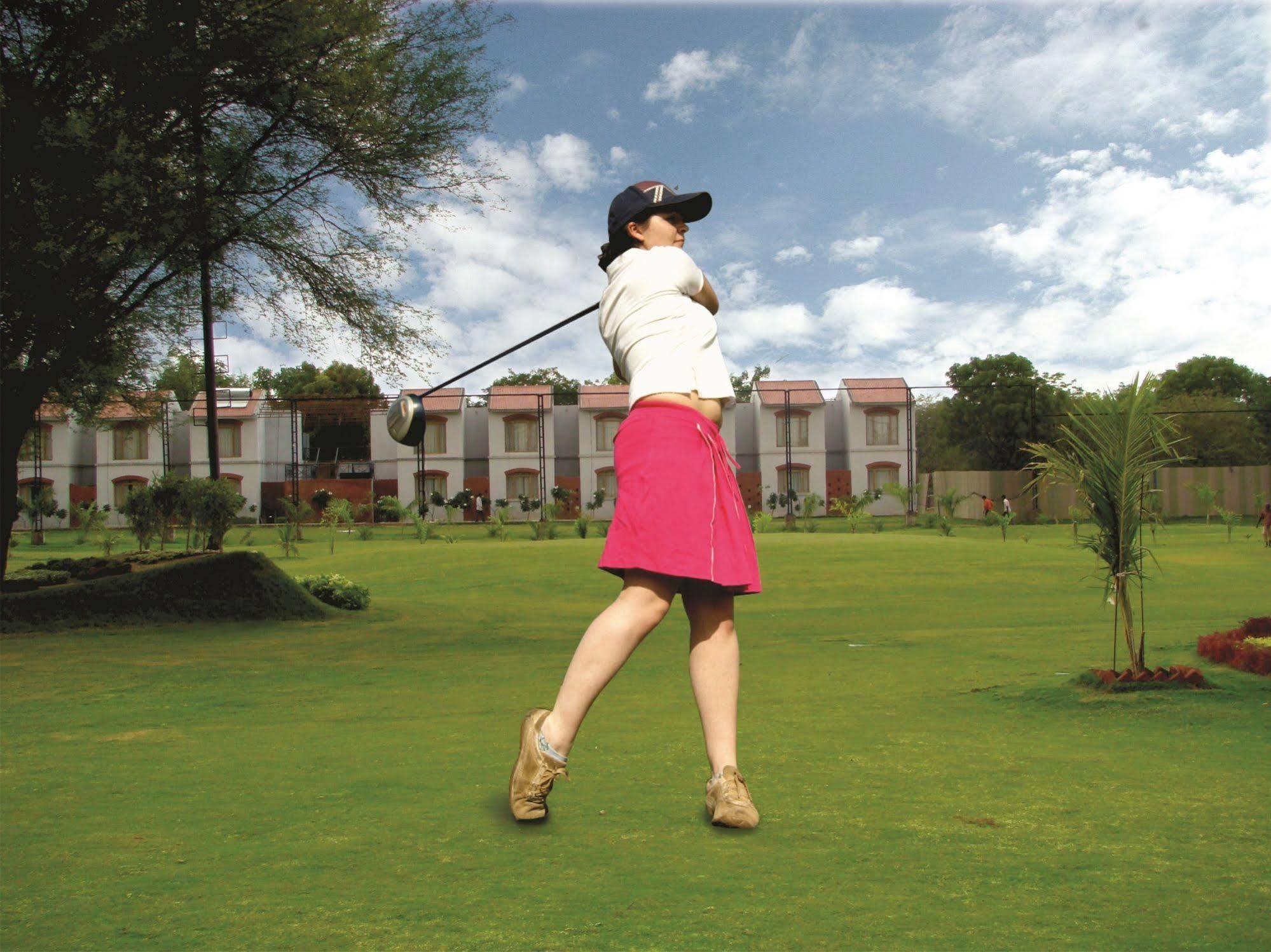 Cambay Sapphire, Gandhinagar Hotel Bagian luar foto
