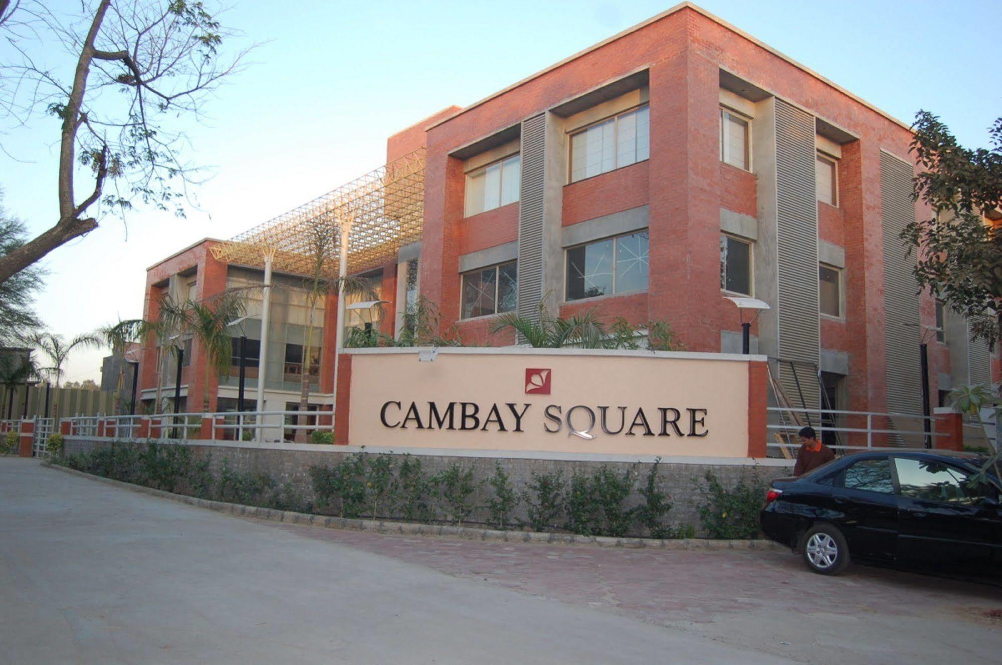 Cambay Sapphire, Gandhinagar Hotel Bagian luar foto