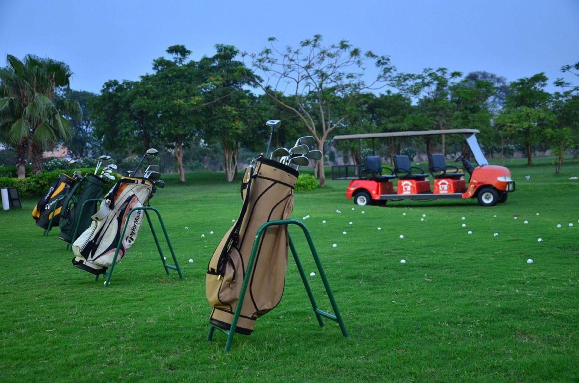 Cambay Sapphire, Gandhinagar Hotel Bagian luar foto