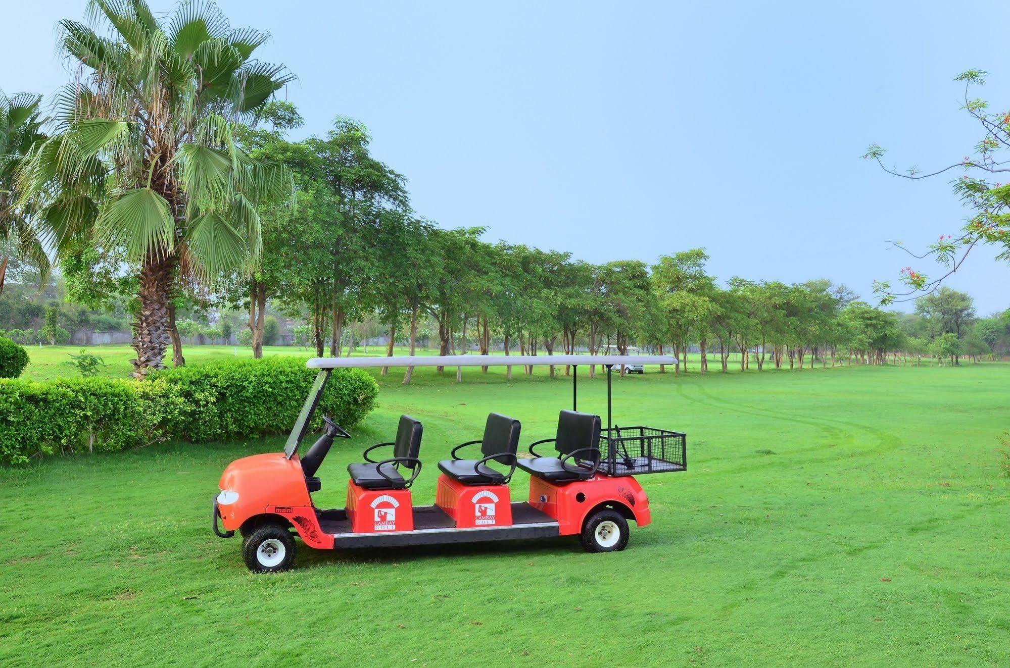 Cambay Sapphire, Gandhinagar Hotel Bagian luar foto