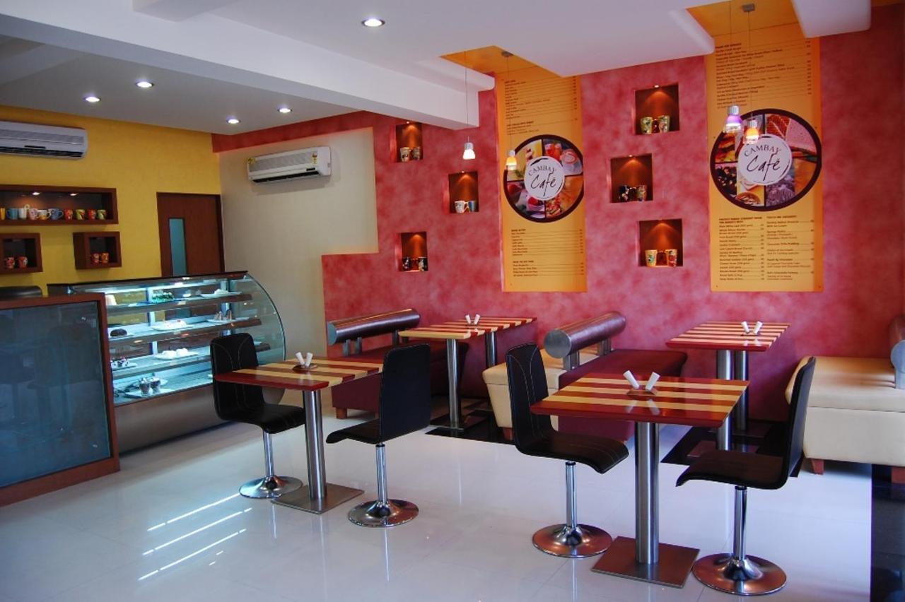 Cambay Sapphire, Gandhinagar Hotel Bagian luar foto