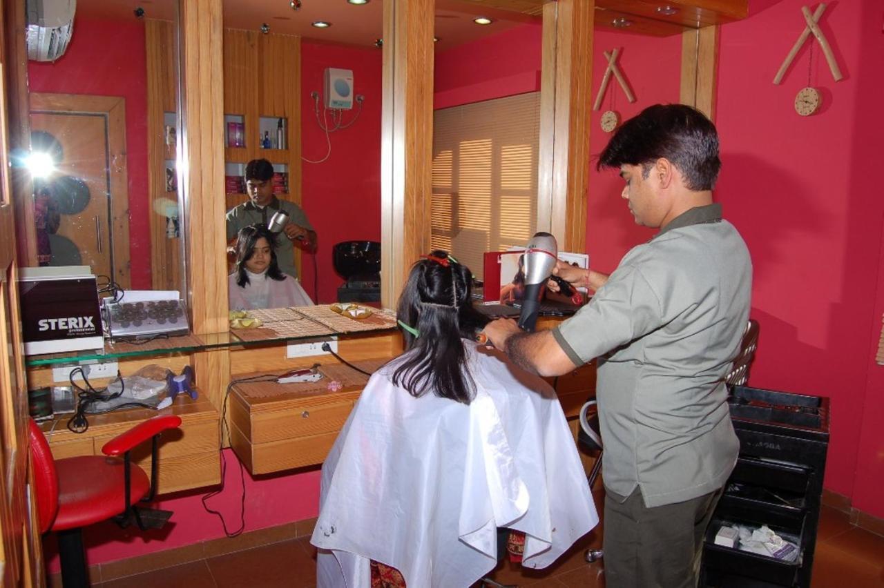 Cambay Sapphire, Gandhinagar Hotel Bagian luar foto